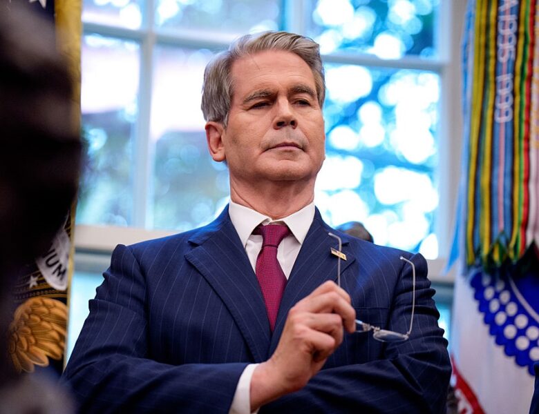 Бессент прокоментував заяви про “безпечність” санкцій для РФ