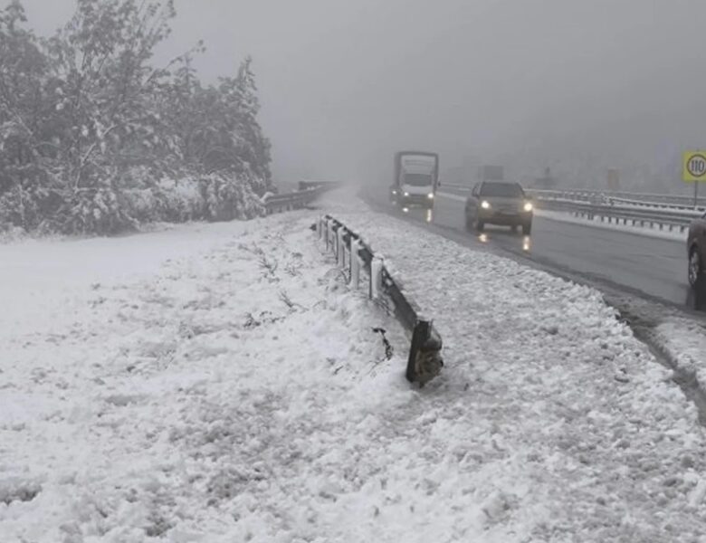 Через стихію на Балканах тисячі людей залишилися без світла й води
