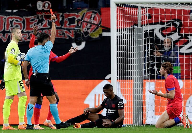 Дембеле прокоментував червону картку Забарного