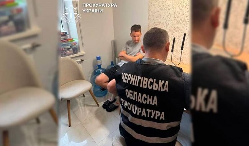 Директора українського клубу підозрюють у бронюванні уклонистов