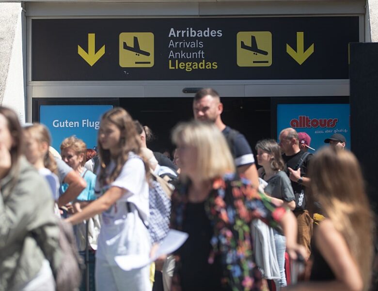 Дрон паралізував роботу аеропорту в Іспанії