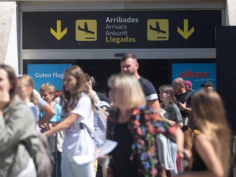 Дрон паралізував роботу аеропорту в Іспанії