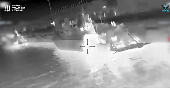 Дрони ГУР уразили катер окупантів у Криму