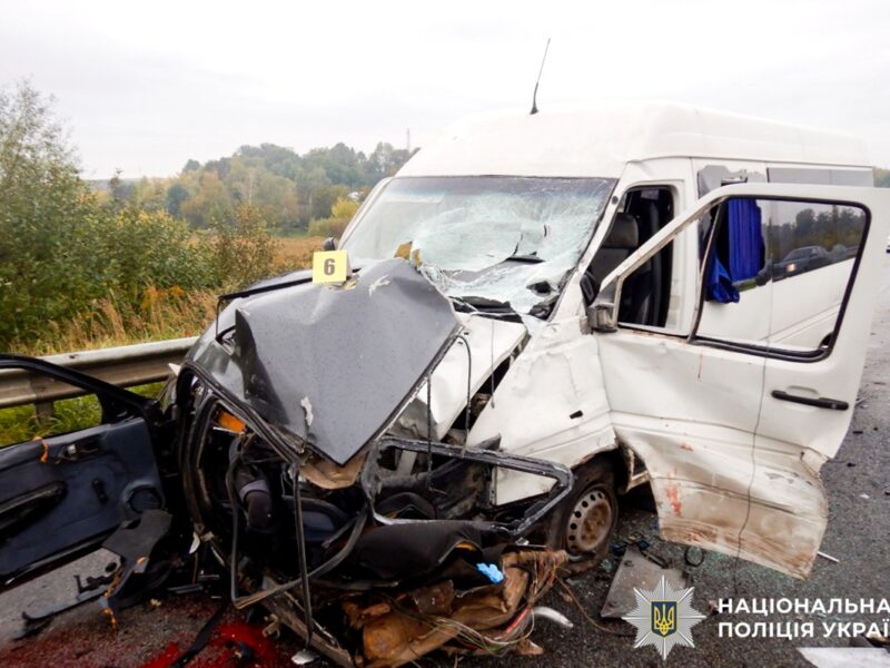 ДТП на Рівненщині: загиблий і 6 постраждалих