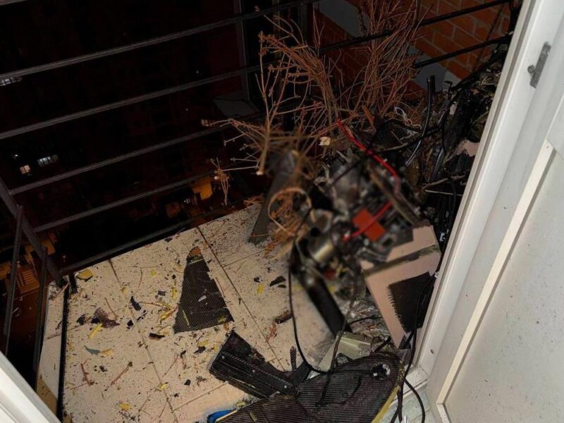 Два нерозірвані дрони дістали із квартир у Києві