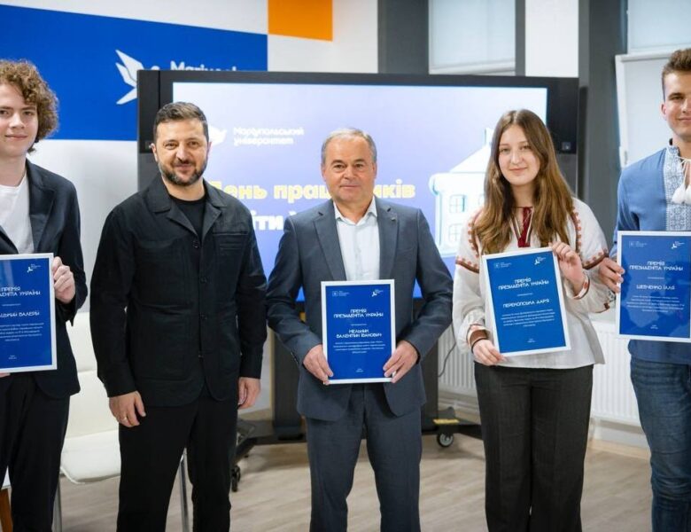 Напередодні Дня освітян Президент зустрівся з вчителями, викладачами, студентами та школярами