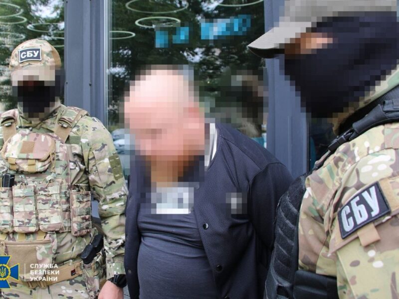 Ексохоронця соратника Медведчука викрили на схемі для ухилянтів