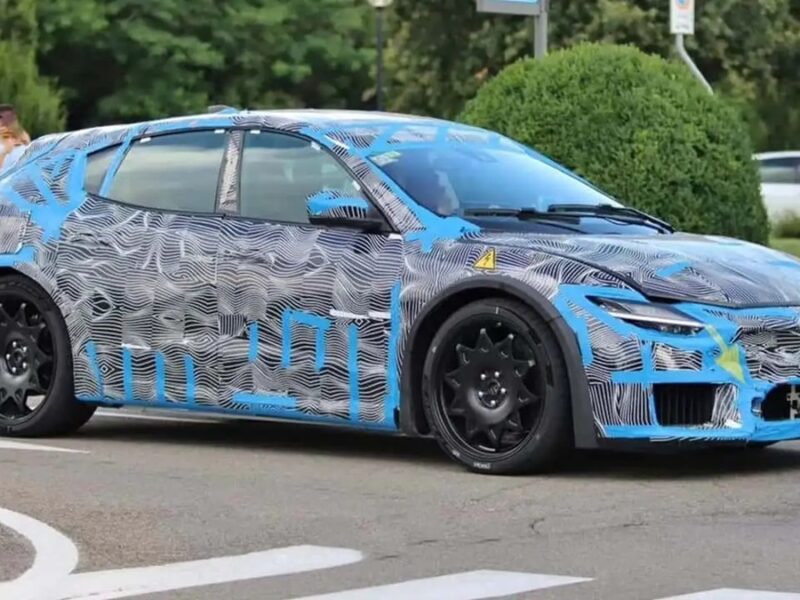 Ferrari розкрила перші подробиці свого першого електромобіля