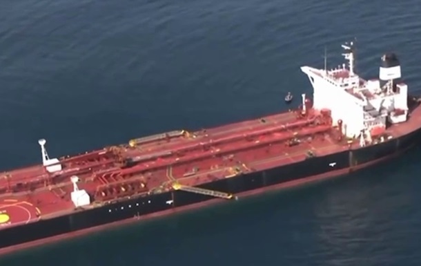 Франція відпустила затриманий “тіньовий” танкер разом з капітаном