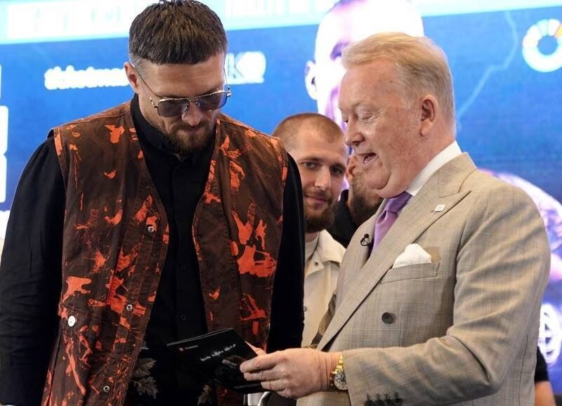 Френк Воррен висловився щодо організації поєдинку між Вордлі та Усиком