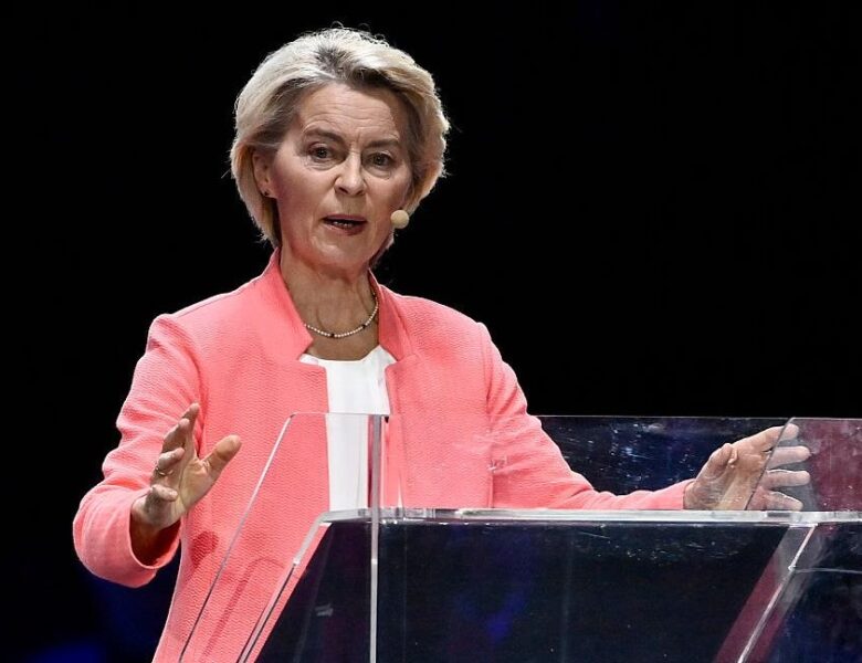 Глава ЄК назвала зальоти дронів Росії гібридною війною проти ЄС