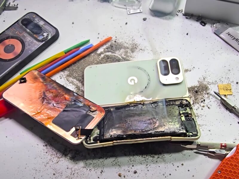 Google Pixel 10 Pro Fold вибухнув під час тесту на міцність