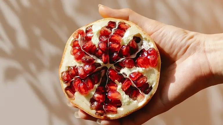 Гранат: користь, секрети кухонь світу і лайфхаки очищення