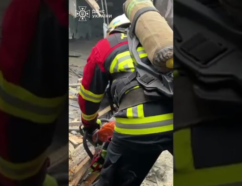 росіяни вдарили безпілотником по перинатальному центру у Сумах!