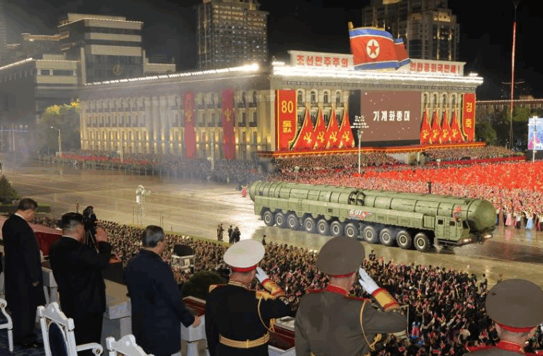 Кім Чен Ин продемонстрував нову міжконтинентальну ракету