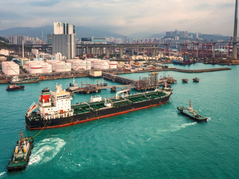 Китай призупинив закупівлі російської нафти після санкцій США – ЗМІ