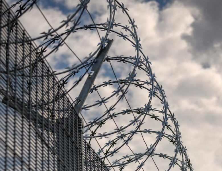 Латвія видворяє понад 800 росіян