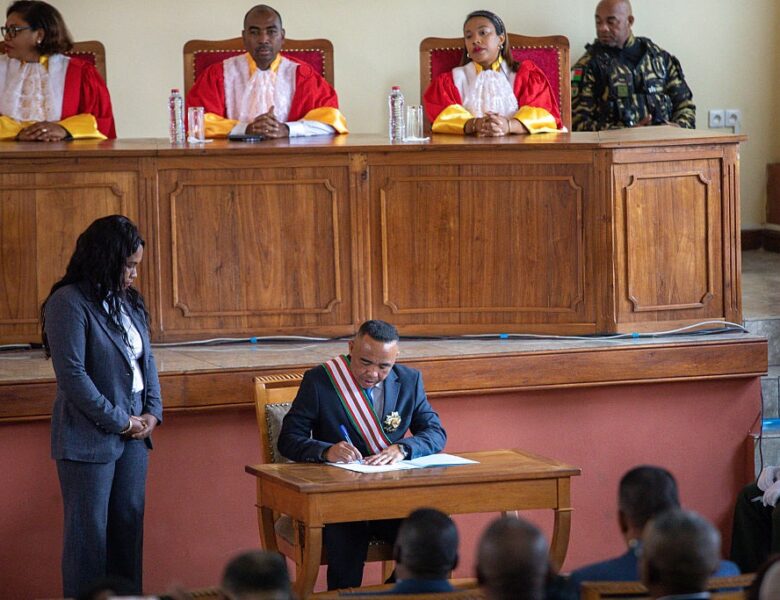 Лідер перевороту на Мадагаскарі склав присягу президента