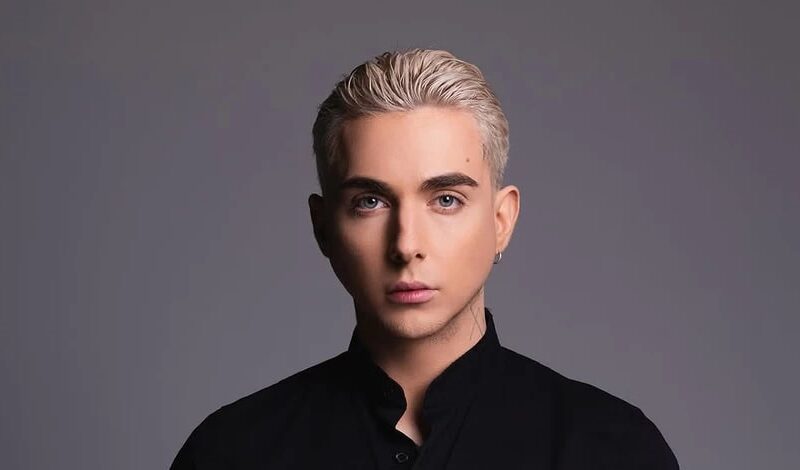 Melovin випускає свою першу книгу