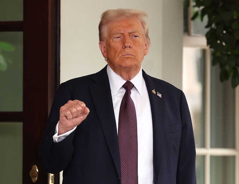 Мінфін США готує доларову монету із зображенням Трампа – ЗМІ