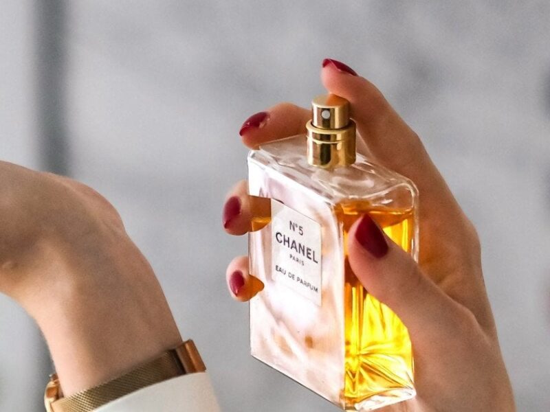 Мистецтво пахнути гарно: як правильно і куди наносити парфуми
