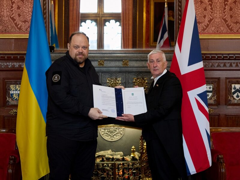 Набула чинності угода про 100-річне партнерство Британії та України