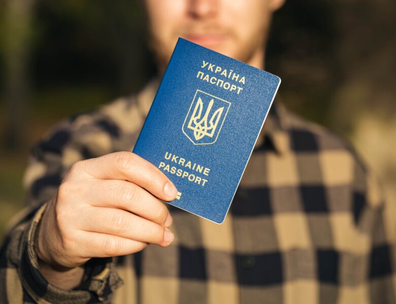 Нашестя чоловіків-біженців з України розкритикували у Берліні та Варшаві