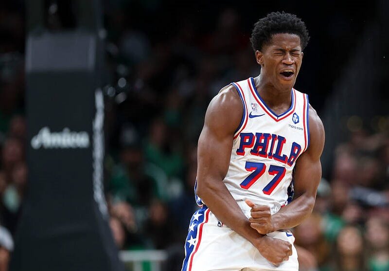 Новачок Філадельфії трощить усіх у дебюті