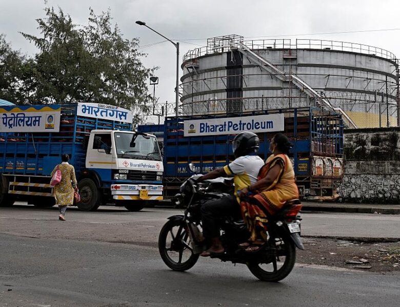 НПЗ Індії готуються скоротити імпорт російської нафти – ЗМІ