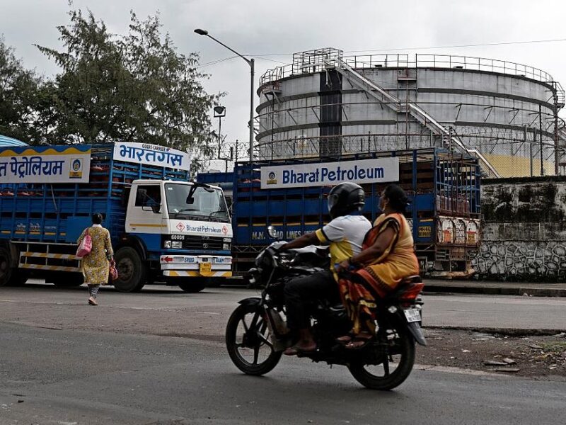 НПЗ Індії готуються скоротити імпорт російської нафти – ЗМІ