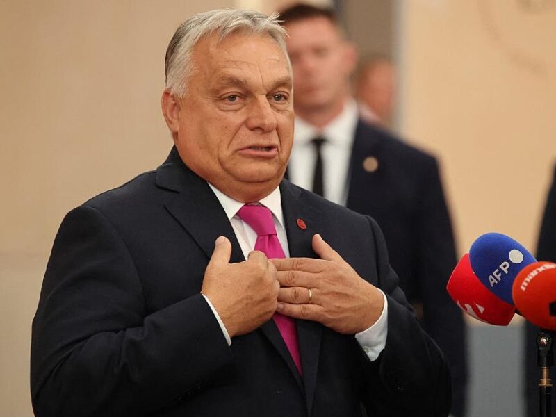 Орбану привиділась “українська розвідка” в смартфонах угорців