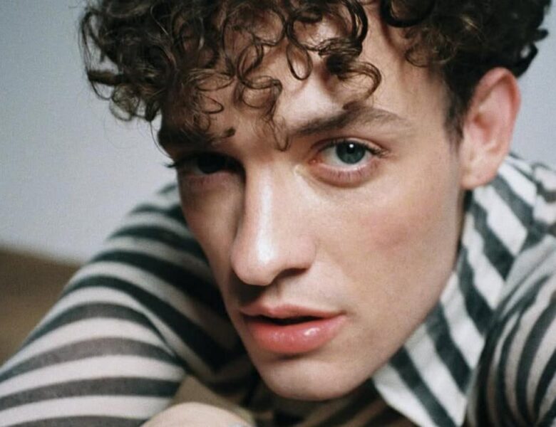 Переможці Євробачення-2024 Nemo потрапили під обстріл у Києві