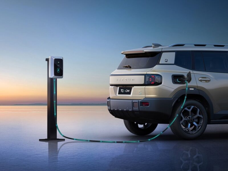 Перша гібридна модель від JETOUR незабаром в Україні!