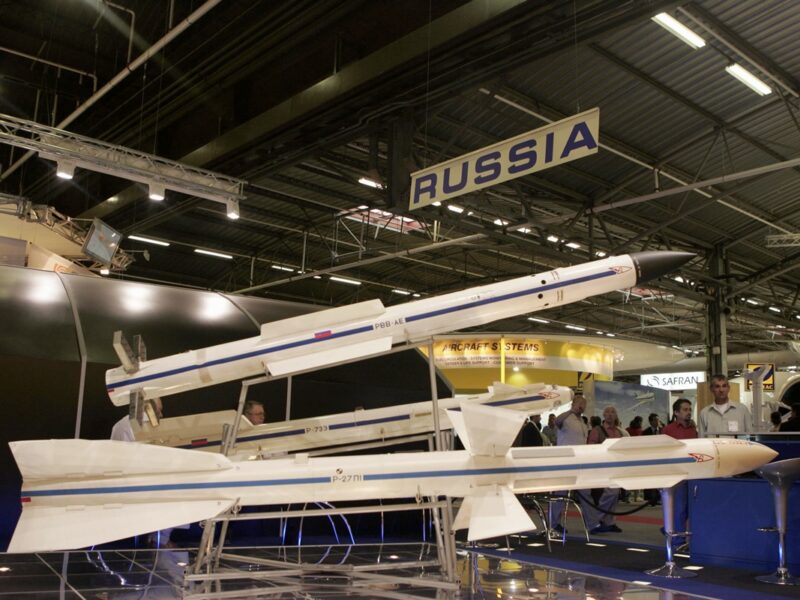 Понад 80 військових заводів РФ досі не під санкціями – ГУР