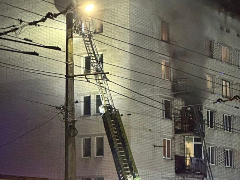 Пожежа в гуртожитку Житомира: студенти отруїлися чадним димом