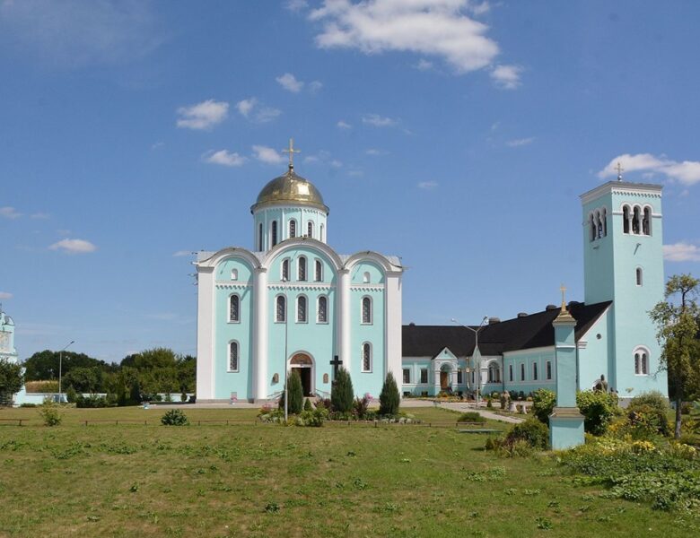 Представників УПЦ МП виселили з собору на Волині