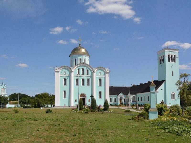Представників УПЦ МП виселили з собору на Волині