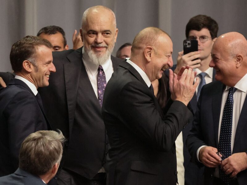 Прем’єр Албанії пожартував з Макроном та Алієвим над Трампом