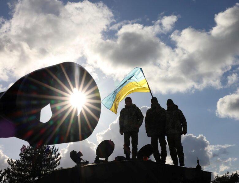 Президент продовжив воєнний стан і мобілізацію