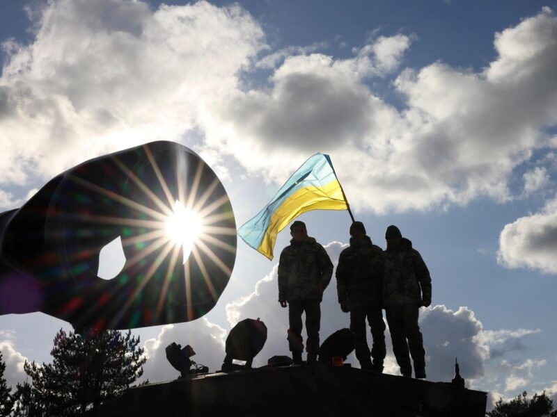 Президент продовжив воєнний стан і мобілізацію