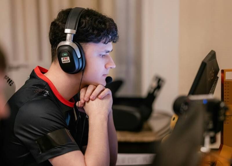 Провал B8: поразка від FaZe та виліт з CS Asia Championships