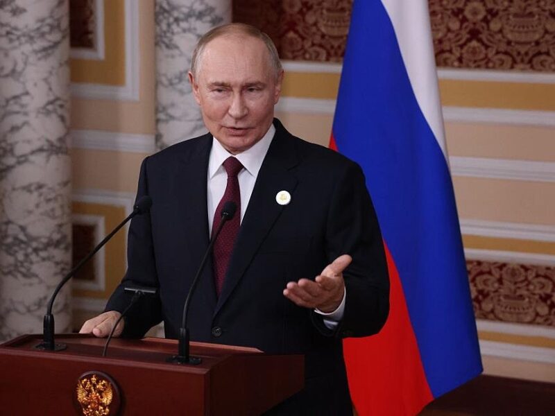 Путін запропонував призупинити бої на Донбасі