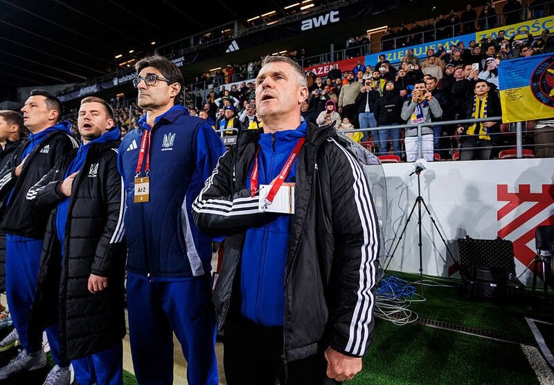 Ребров відчуває гордість за своїх гравців, закликаючи їх бути на позитиві