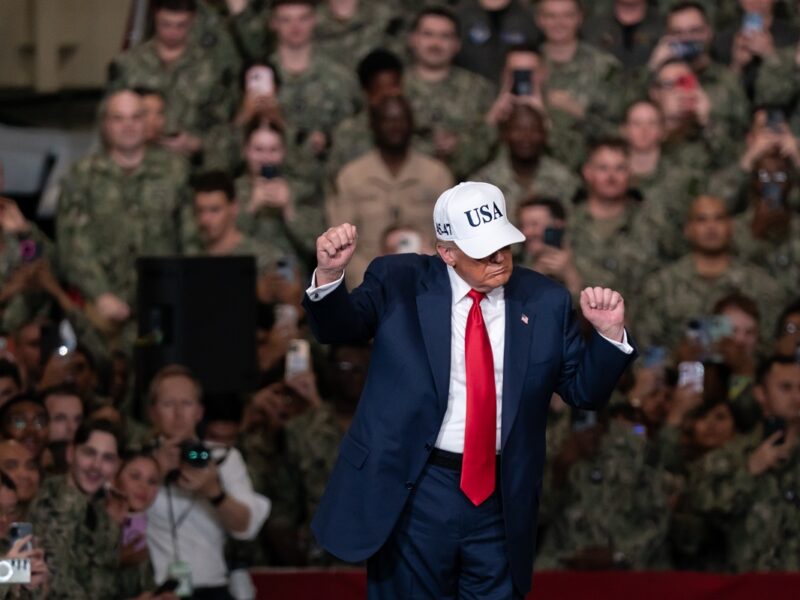 Рейтинг Трампа впав до найнижчої позначки з моменту повернення у Білий дім