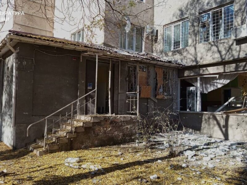 РФ атакувала дитячу лікарню в Херсоні, 9 поранених