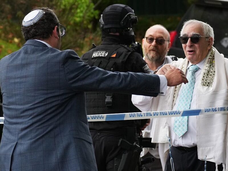 Різанина в синагозі в Британії: двоє загиблих, нападник убитий