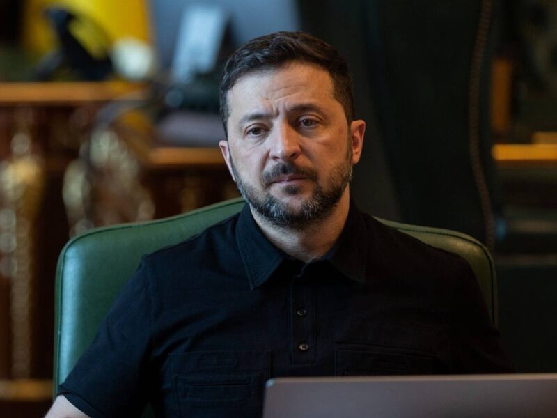 Росія продовжує отримувати іноземні деталі для своїх ракет – Зеленський