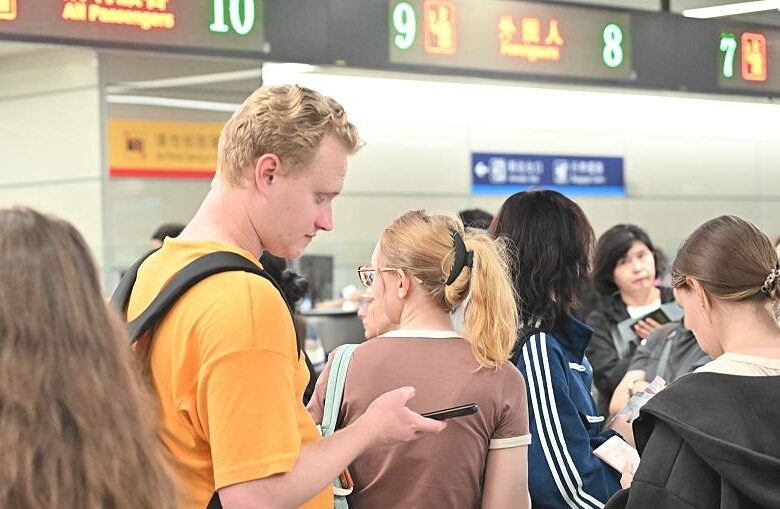 Росіянам масово блокують виїзд за кордон через повістки – соцмережі