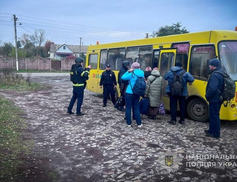 Росіяни пошкодили залізничний міст і колії на Сумщині