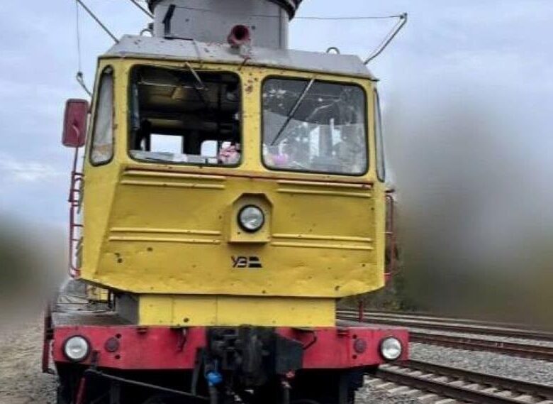 Росіяни вдарили по залізниці у Чернігові: поранено машиніста